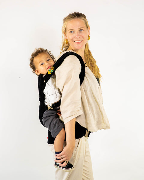 Black Baby Carrier | Ergo Baby Carrier | UNIIN BABY